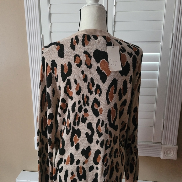 Nwt Target A New Day animal print lightweight long sleeve sweater large - Picture 2 of 3